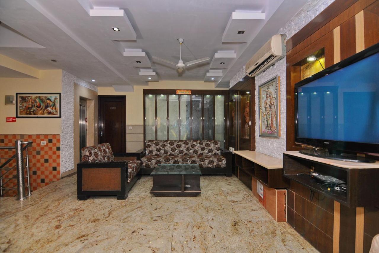 Hotel Tjs Grand Delhi  Exterior photo