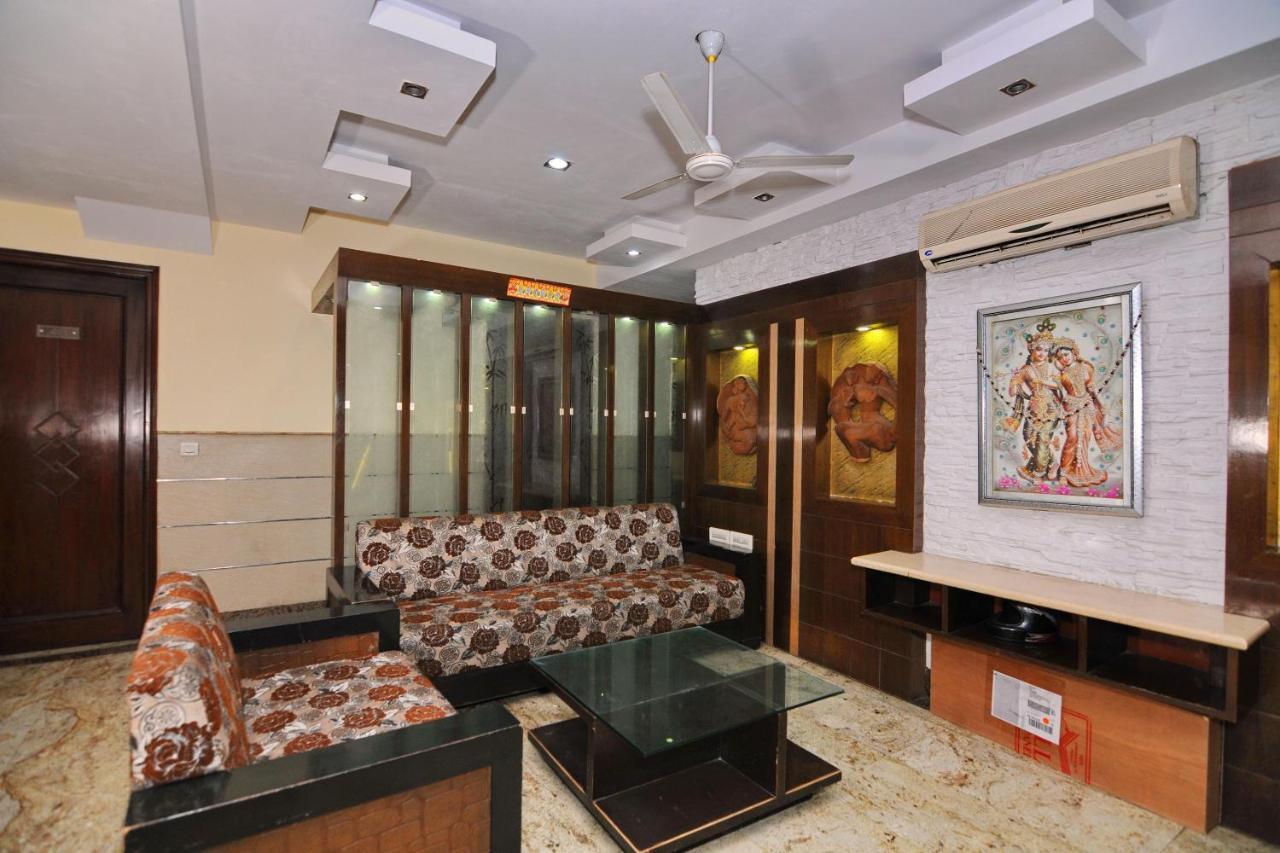 Hotel Tjs Grand Delhi  Exterior photo